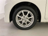 機敏さを引き立てる純正アルミ 155/65 R14 装着!
