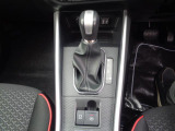 マニュアルモード付のCVT!オートビークルホールドも付いています。