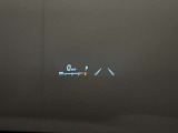 ヘッドアップディスプレイがついています。正面から目線を外すことなく速度などを確認できます。