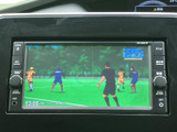 停車中には、TVでエンターテイメントを楽しめます。長距離移動のお供に最適。休憩時間にリラックスできますね。