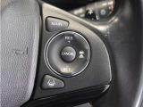 ◆アダプティブクルーズコントロール◆予め設定した車速内でクルマが自動的に加減速。前走車との適切な車間距離を維持しながら追従走行します。【LKAS】車線維持支援システムでステアリング操作を支援。