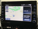 純正ナビを装備。タッチパネル式で使いやすく、お出かけもラクラクです。
