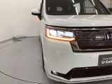 自社整備工場で点検整備をおこなってからお渡ししています。車検が残っている場合は『12ヶ月点検整備』を、車検整備付きの場合は『車検整備』をおこないます。整備費用は車両本体価格に含まれています。