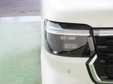 LEDヘッドライトは、点灯の瞬間から光量を発揮し、突然暗くなるトンネルなどでの安定感を高めます。