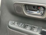 運転席ドアスイッチ周辺です。