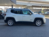 台形フェンダーアーチがJeepの伝統です。
