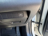 リアゲートは電動で運転席で開閉操作ができます。