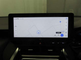 ディスプレイオーディオにナビ機能が設定されています。簡単な操作で行き先を入力することができ、音声で目的地まで案内してくれます。初めて訪れる場所も安心です。
