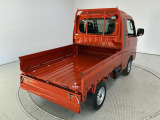 【3方開】荷台のゲートは3方向に。シーンに合わせ、効率よく荷物の積み下ろしが行えます♪
