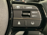 クルーズコントロールを装備しています。高速道路などで一定の速度で走ってくれるので運転が楽ですよ!速度を設定できますので、スピードの出しすぎにも注意できます。