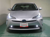 明度の高いLEDヘッドライトで、夜間の運転も安心です。