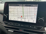 【日産メーカー純正のコネクト大画面ナビゲーション!】遠くへのお出かけする際の心強い味方です!自車位置の確認はもちろん、Bluetooth接続や機能も充実。大きな画面で各操作もしやすく安心です。