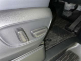 パワーシート搭載。微妙な調整が手軽にでき、ピッタリのポジションで運転することが可能です。