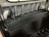 ご納車までに、弊社サービススタッフによる車検整備を行い、バッテリー、エンジンオイル、オイルエレメント、ワイパーゴムを交換し、ブレーキを分解、摩耗等を確認、必要であれば交換、安心してお乗りいただけます!