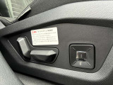 当社の納車前点検・サービスの内容は、車検点検・法定12ヶ月定期点検・油脂類の点検及び交換・バッテリーの点検及び交換等を行い、良好な状態にてご納車させていただきます。