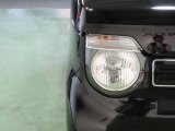 LEDヘッドライトは、点灯の瞬間から光量を発揮し、突然暗くなるトンネルなどでの安定感を高めます。