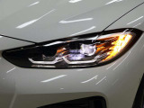 LEDヘッドライトは先進のLEDテクノロジーを採用。照射される白色光の周波性は太陽に近くバイキセノンヘッドライトを上回るコントラストでさらに明るく輝きます。