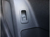 Audi正規ディーラーが高品質をお約束。高度な訓練・教育を受けたAudi専任メカニックが、100項目にもおよぶ精密な点検を実施。すべてクリアしたAudi車だけ、あなたのお手元に届けられるのです