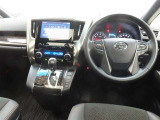 ぜひ展示車の運転席に座ってみてください。