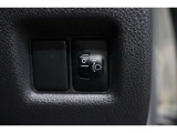 車体が傾いた状態の時にヘッドライトの光の高さを上下に調整することが出来ます!