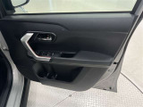 運転席ドア内側!