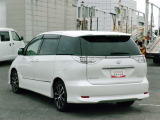 明るく広々、落ち着いた店内では、中古車のご検討・ご購入のほか、携帯電話(au)の購入等、様々なご相談に幅広く応えていきます♪