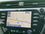 道に迷う心配なく、スムーズな移動をサポート。高精細な地図表示で、目的地まで安心ドライブを楽しみましょう。見やすいインターフェースも魅力です。