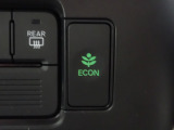 エンジン、エアコンなどを制御し低燃費な『ECONモード』に、また走りを楽しみたいとき、空調など快適性を重視したいときにはスイッチOFFで通常モードに切り替えができます!