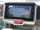バックカメラが装備されています。駐車時は便利ですね。