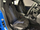スポーツシートはサポートも良く長時間運転しても疲れません。