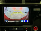 【バックカメラ】運転が苦手な方も車庫入れラクラクです!ギアをリバースに入れれば自動的に切り換わりますので、面倒な操作は不要です♪狭い駐車場もお車を傷つけず安心ですね!
