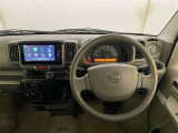 インパネはシンプルなデザイン。運転もしやすそう♪