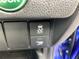 横滑りを抑制し車の姿勢の安定を図るVSA機能を搭載。