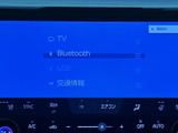 様々なソースに対応したオーディオ画面で、お好みの音楽を楽しめます。直感的な操作で、ドライブ中の気分を盛り上げます。快適な車内空間を演出します。
