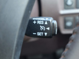 オートクルーズコントロールを装備。高速道路を使うお出かけにも便利です。