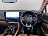 【運転席】乗る方の気持ちをときめかせる、ハイクオリティな室内空間となっています