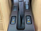 運転席・助手席にシートヒーター付き。寒い日のドライブも快適です!