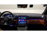 運転操作をサポートし、疲れにくく上質な環境を提供するために、様々な装備を採用。