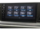 【純正SSDナビ&rdquo;Discover Media&rdquo;】AM/FM、ワイドFM対応、ジェスチャーコントロールなどの機能付き。画像はメニュー画面です。