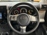 インテリアに合わせたデザインのステアリングは、運転される方のことも考え、運転しやすい形状、大きさです。是非一度、実際に触ってお確かめください。