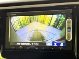 【バックカメラ】駐車時に後方がリアルタイム映像で確認できます。大型商業施設や立体駐車場での駐車時や、夜間のバック時に大活躍!運転スキルに関わらず、今や必須となった装備のひとつです!