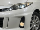【HIDヘッドライト】非常に明るく前方を照らしてくれるので、悪天候や夜間の走行時も視界良好で安心してお乗りいただけます。