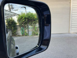 ブラインドスポットモニター装備、後方からの安全に配慮しています。