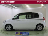 大きなドアは電動スライドドアです。駐車場などでの荷物の出し入れや、車いすの昇降もスムーズに開けたままにしておけるのが嬉しいですね。