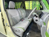 運転席シート廻りは使用感も少なく、良好な状態となっています。丁寧に使われていたことがよくわかりますね。
