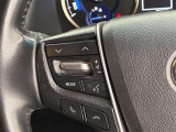 運転中、オーディオの操作をしてて、ハッとしたことはありませんか?ステアリングスイッチは、運転中でもハンドルでオーディオの操作が可能です。安全なドライブをサポートします。