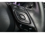 マルチインフォメーションディスプレイの操作スイッチがハンドル部にあります!みたい情報をすぐに確認できます。