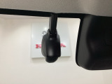 ドライブレコーダーが前方の監視をしてくれます。衝突や急ブレーキなどを感知した場合に、記録された動画が万が一の際に直前の状況を把握する手助けとなります。