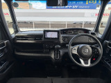 視界の良さと取り回しの良さで、たまに運転する奥様にも安心♪