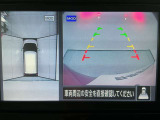 【アラウンドビューモニター】まるでクルマを真上から見ているようなアラウンドビューモニターで運転をサポート。運転席から見えにくい車の四隅や後方もモニターでしっかり見えます。